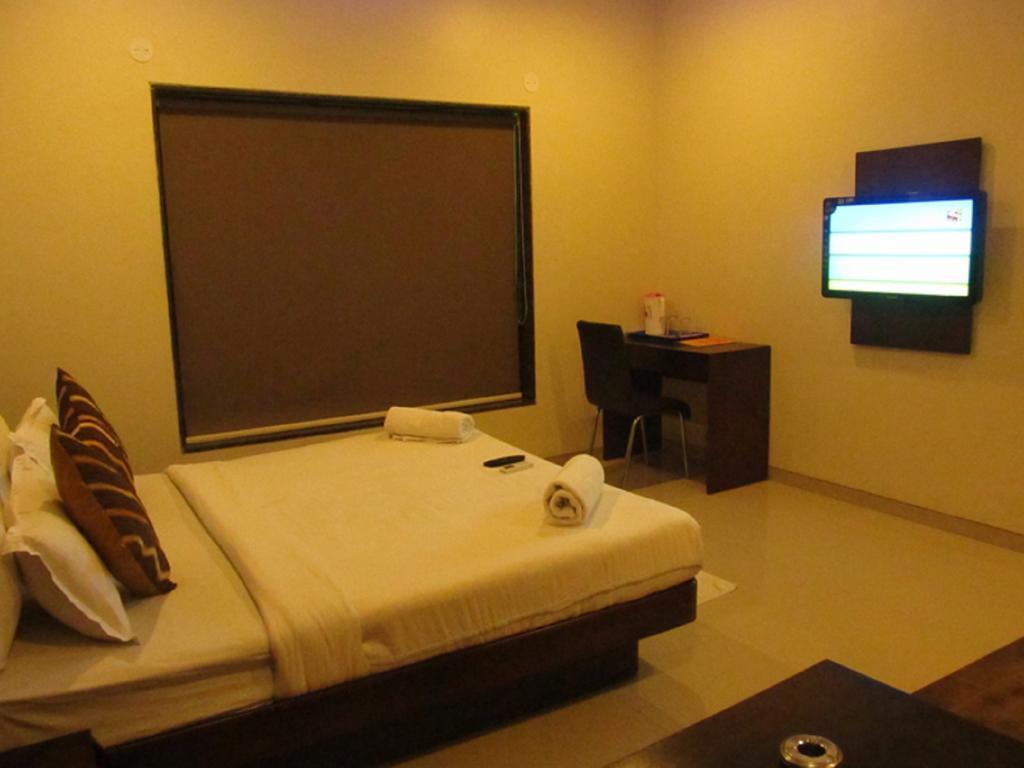 Hotel Sai Regency Daman Habitación foto