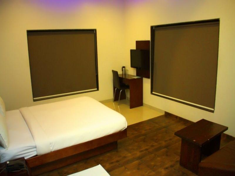 Hotel Sai Regency Daman Exterior foto