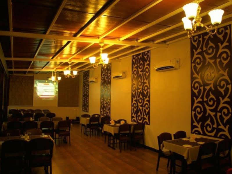 Hotel Sai Regency Daman Exterior foto